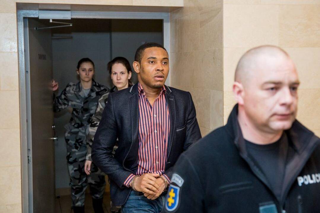 V. Karčinskaitė ir O. E. Ayotunde 