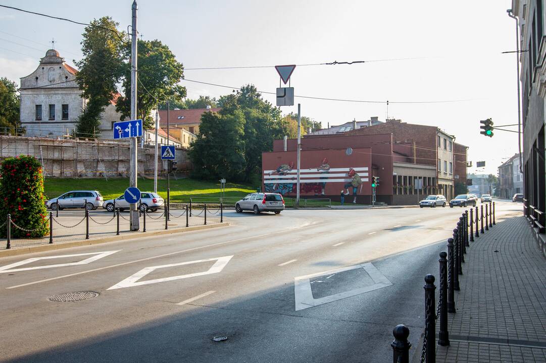 Nepritaria: Susisiekimo ministerijos pozija – rombai iš Kauno gatvių turi būti pašalinti.