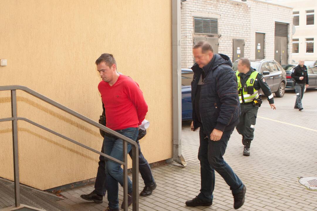 Vienas iš šiandien iš suimtųjų