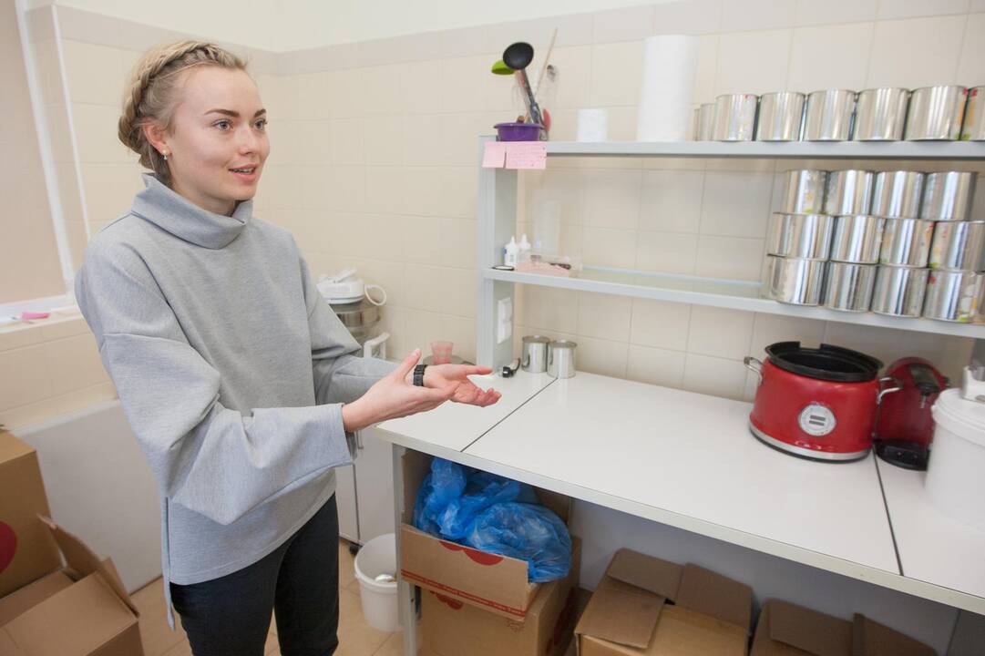 Kelias: vaikystės smaližiavimai virto jaunos merginos verslu.