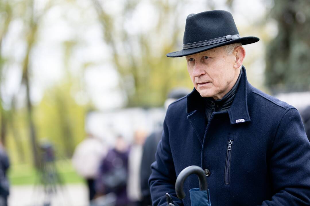 Saulėgrąžų sodinimas Tuskulėnų memoriale