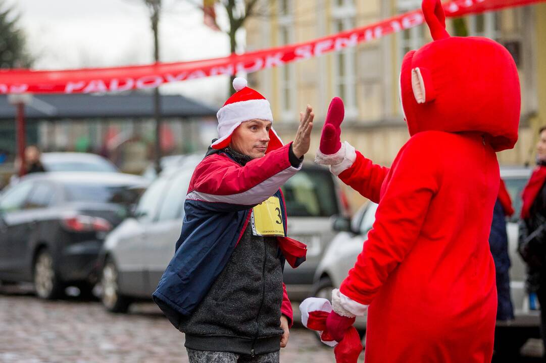 Kalėdinis bėgimas „Padovanok senjorams Kalėdas“