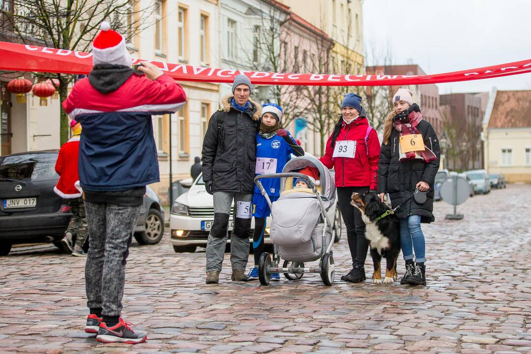 Kalėdinis bėgimas „Padovanok senjorams Kalėdas“