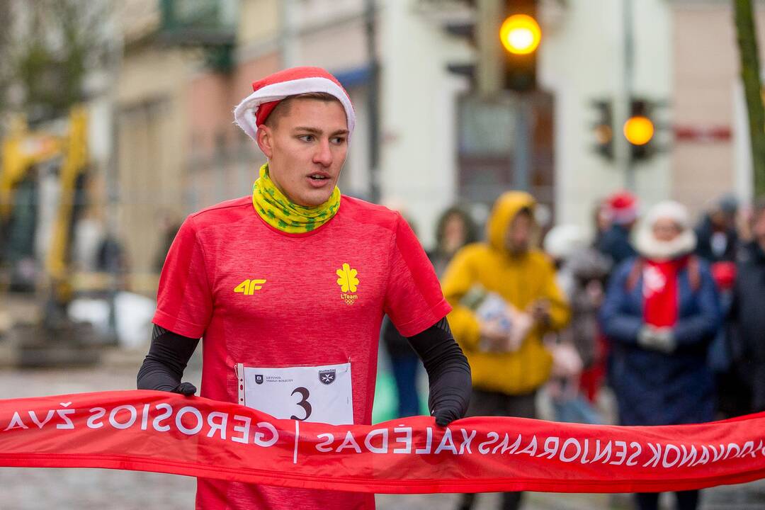 Kalėdinis bėgimas „Padovanok senjorams Kalėdas“