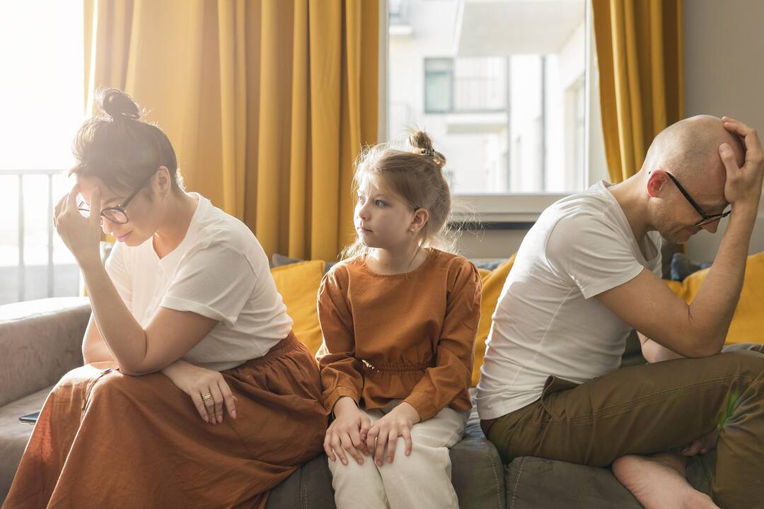 Padarinys: kad ir kokios skyrybos būtų – civilizuotos ar nelabai – vaikui tai trauma. Kiek ji turės įtakos vėlesniam gyvenimui, priklauso nuo suaugusiųjų elgesio.
