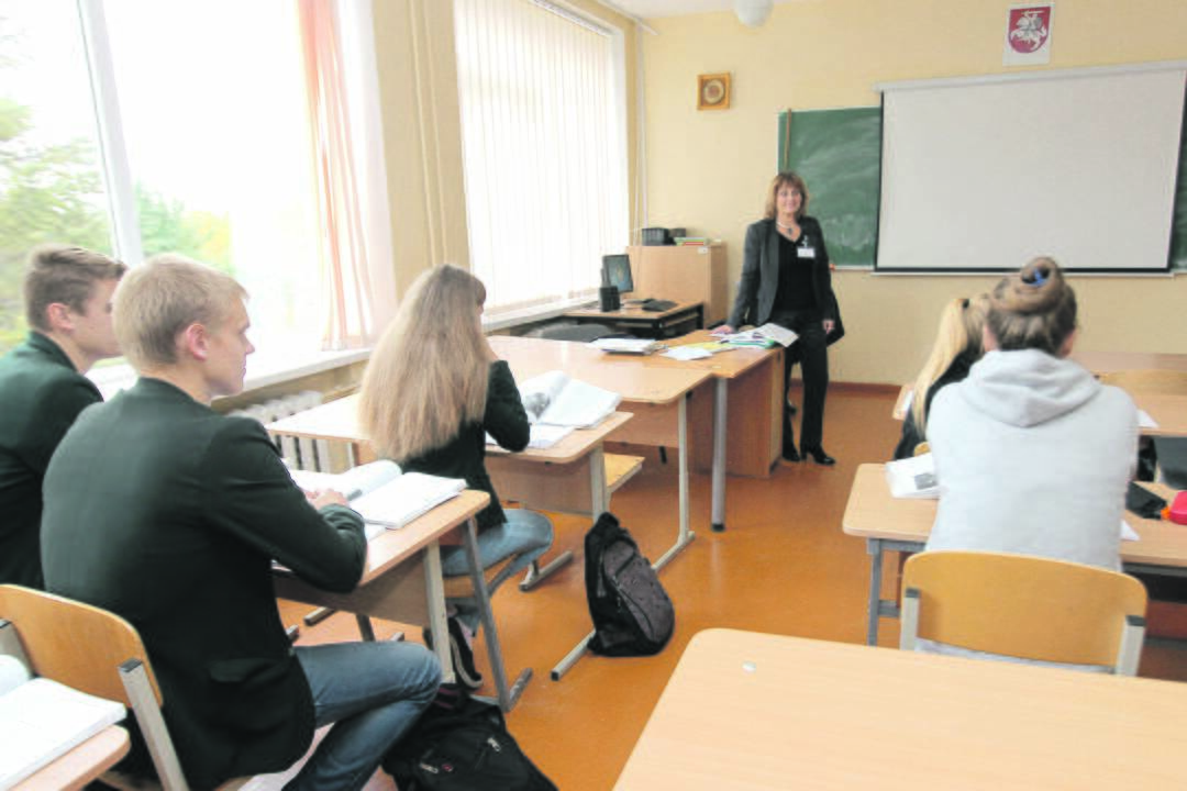 Palyginimas: Lietuvos mokytojas vidutiniškai uždirba triskart mažiau nei Vokietijos, bet beveik pusantro karto daugiau nei daugelis kitų aukštąjį išsilavinimą turinčių mūsų šalies gyventojų.