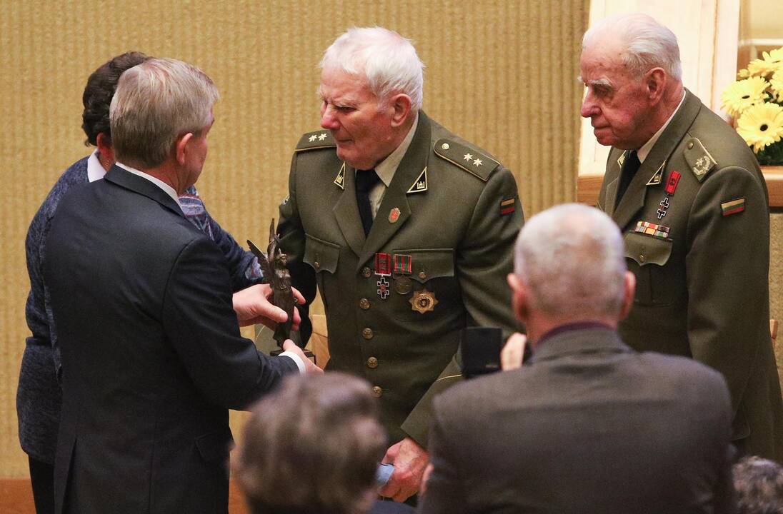 Laisvės premijos įteikimo partizanams ceremonija