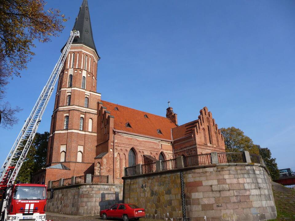 Treniruotės: prie beveik visų Kauno bažnyčių pastaraisiais metais buvo surengtos ugniagesių gelbėtojų pratybos.