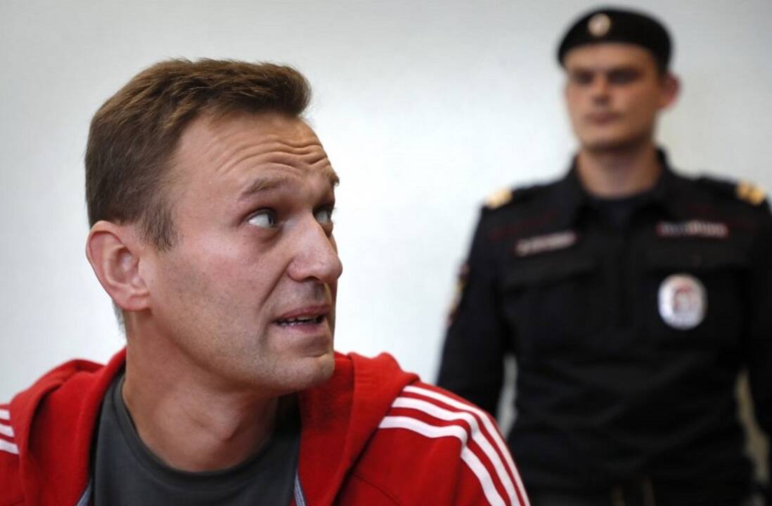 Aplinkybės: teismai, kratos, areštai, sulaikymai keliolikai parų – nebeatsiejama A.Navalno politinės veiklos dalis.