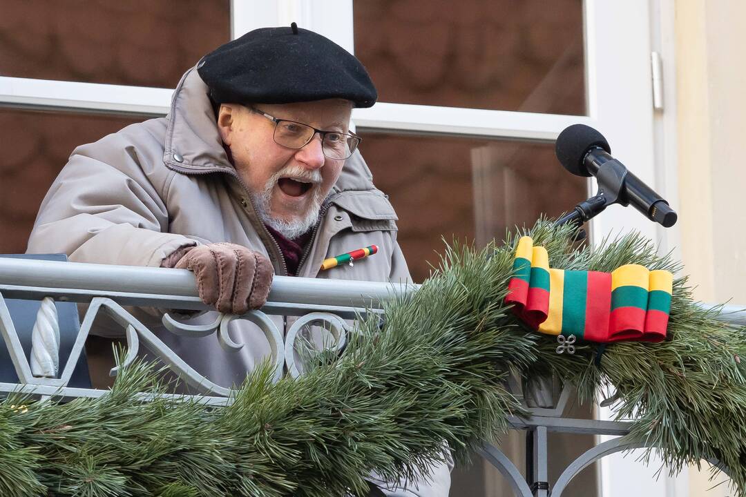 Vasario 16-osios minėjimas prie Lietuvos nepriklausomybės signatarų namų Vilniuje