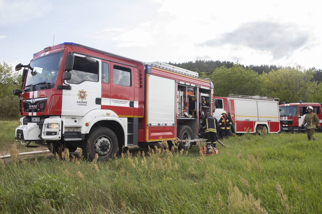 Pakaunėje degė laivas „Žalgiris“