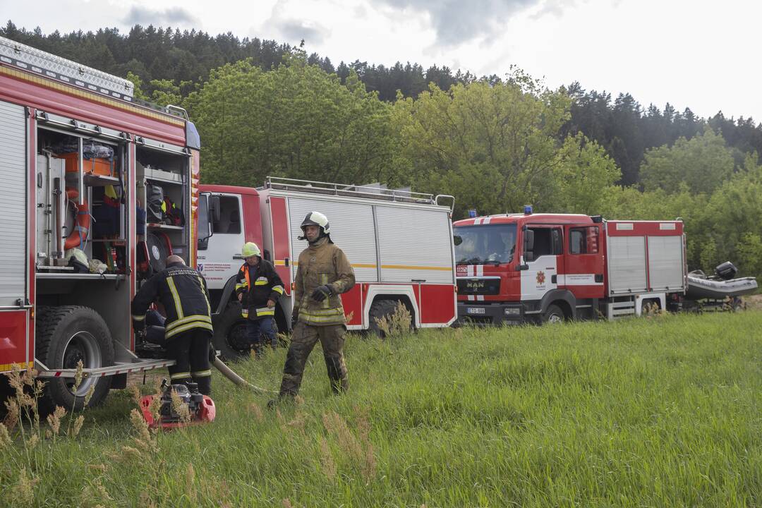 Pakaunėje degė laivas „Žalgiris“