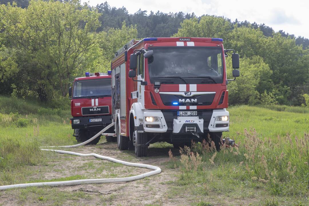 Pakaunėje degė laivas „Žalgiris“