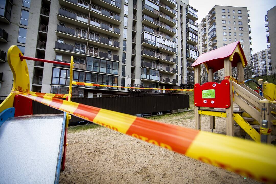 Vyrų pramogos baigėsi, kai šratasvydžio ginklu pataikė į mergaitę