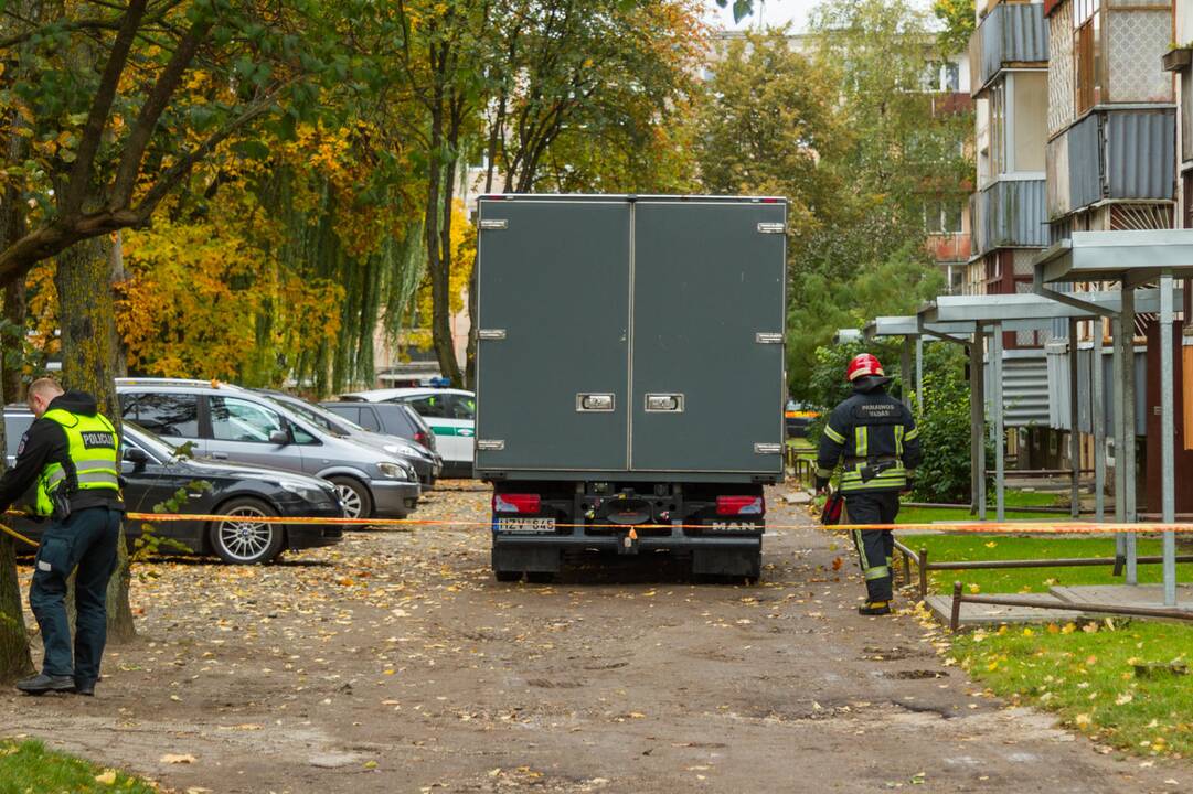 Dėl Kauno daugiabutyje rasto sprogmens – gyventojų evakuacija