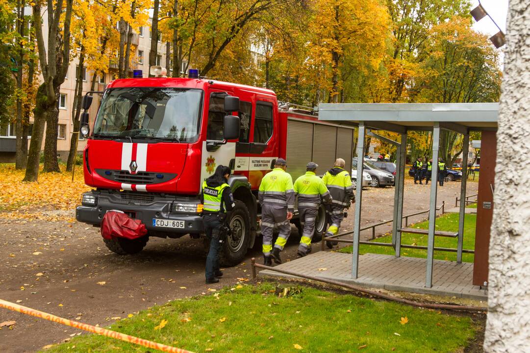 Dėl Kauno daugiabutyje rasto sprogmens – gyventojų evakuacija