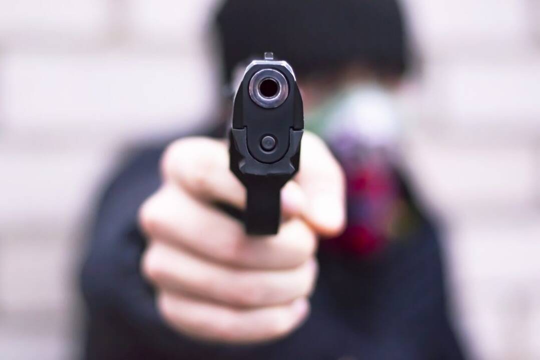 Moteris po konflikto kreipėsi į policiją: vyras man grasino daiktu, panašiu į pistoletą