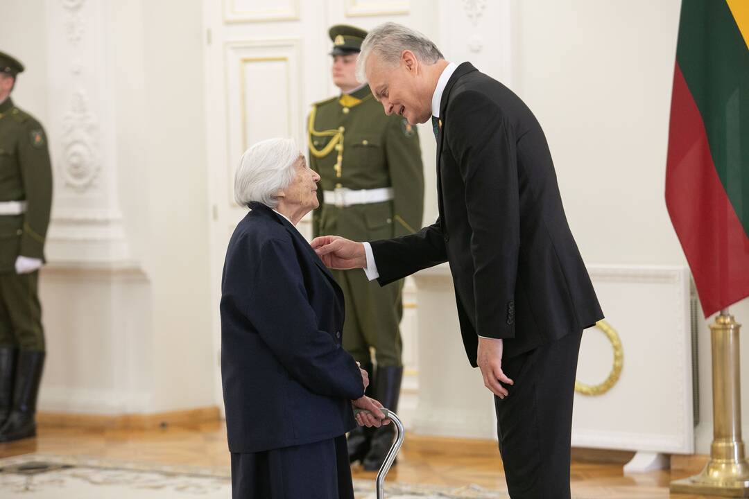 Valstybės apdovanojimų įteikimo ceremonija Lietuvos Prezidento rūmuose