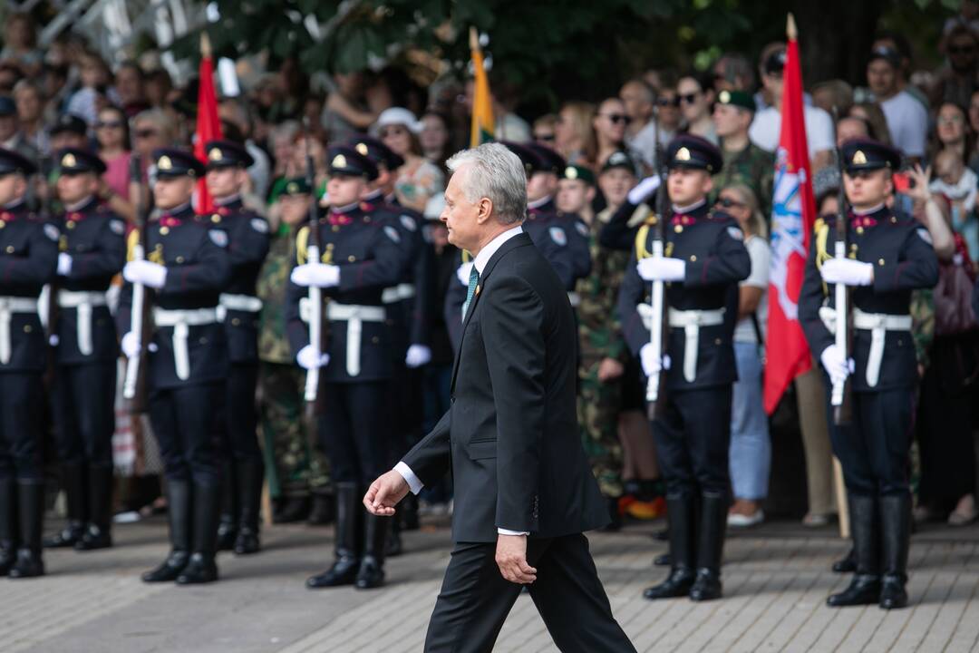 Valstybės vėliavų pakėlimo ceremonija Prezidentūroje