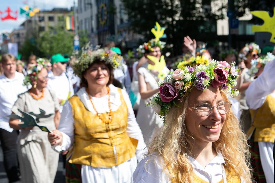 Dešimttūkstantinė Dainų šventės eisena Vilniuje