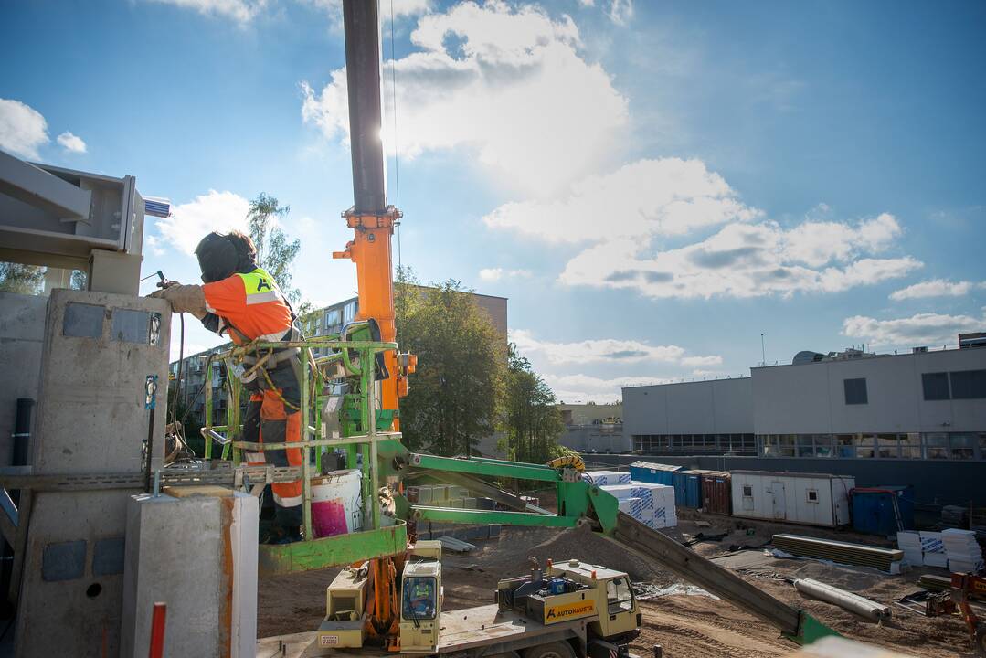 Naujoji ledo arena Kaune kyla lyg ant mielių