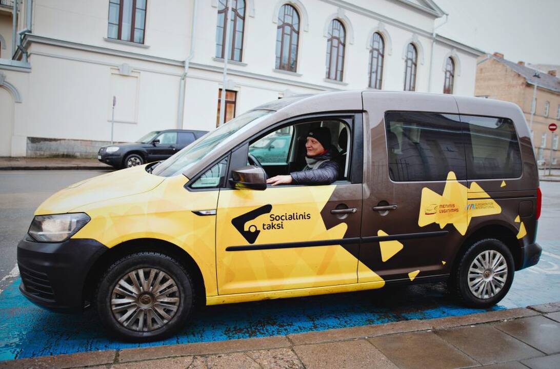 Vilniuje veiklą atnaujino „Socialinis taksi“