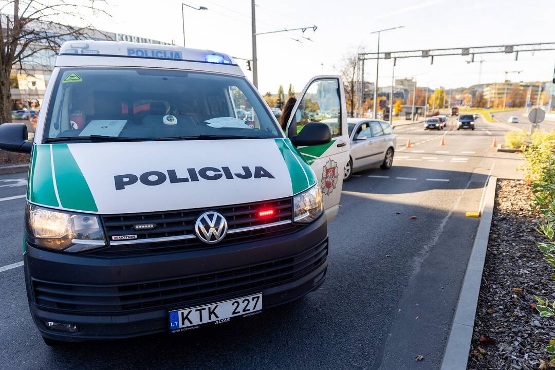 Sostinėje partrenkta į gatvę išbėgusi mergaitė