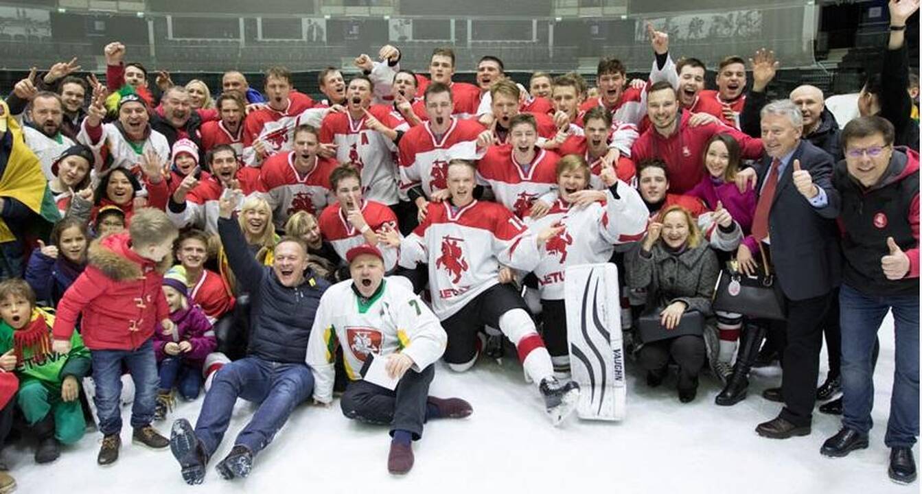 Jaunieji ledo ritulininkai triumfavo pasaulio čempionate