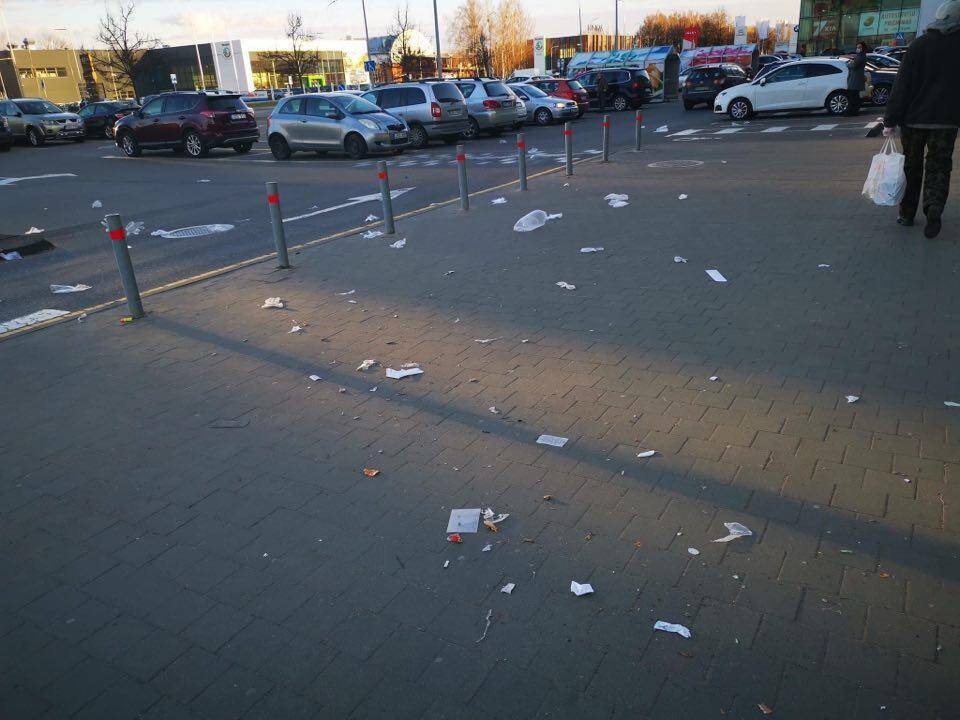 Kur dėti panaudotas kaukes ir vienkartines pirštines?