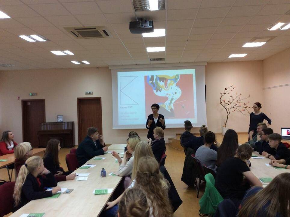 Lavino: kurti originalias istorijas garliaviečius ragino S.Bernotaitė (centre).