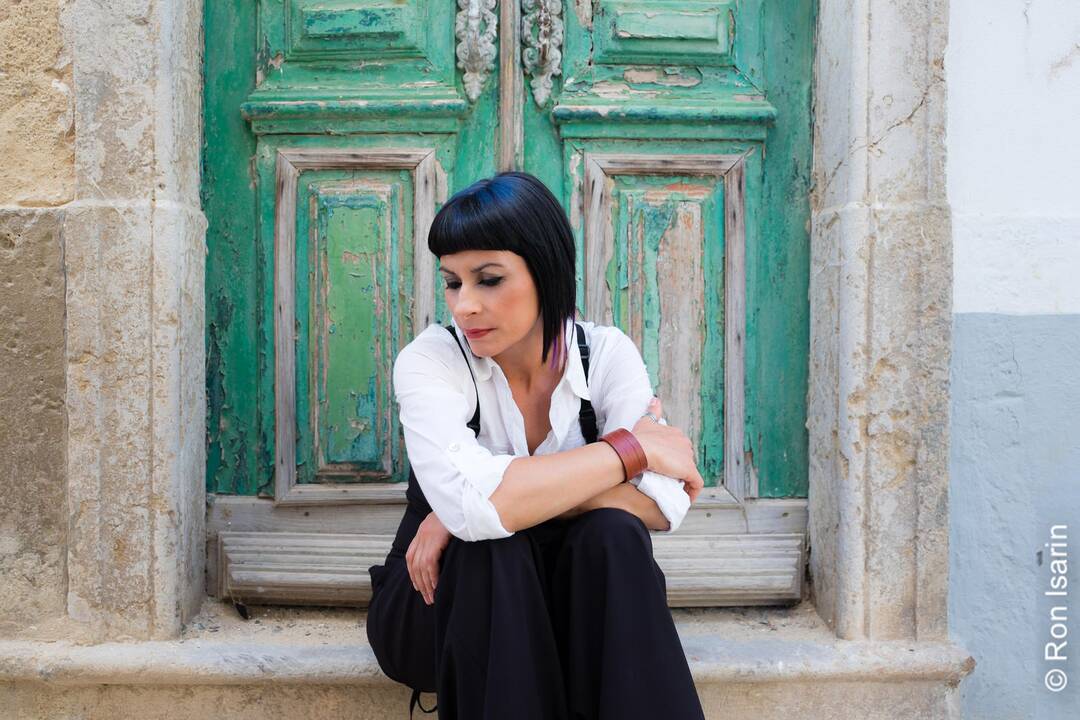 Viešnia: Viviane gerbėjai vertina jos unikaliai suplaktą fado mediterraneo, tango, prancūziškų melodijų ir džiazo kokteilį.