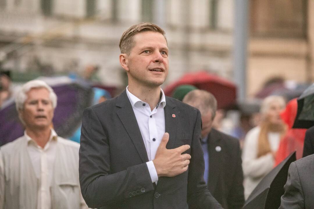 Neries krantinėse Vilniuje – tūkstančiai vėliavų ir „Tautiška giesmė“