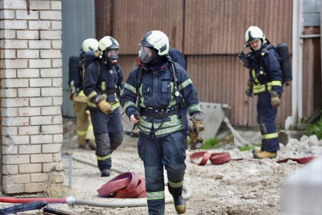 Atvira liepsna niokojo „Kauno baldus“ 