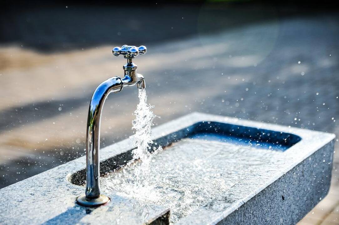 Vilniečius skatins nenaudoti plastikinių buteliukų, o gerti vandenį iš čiaupo