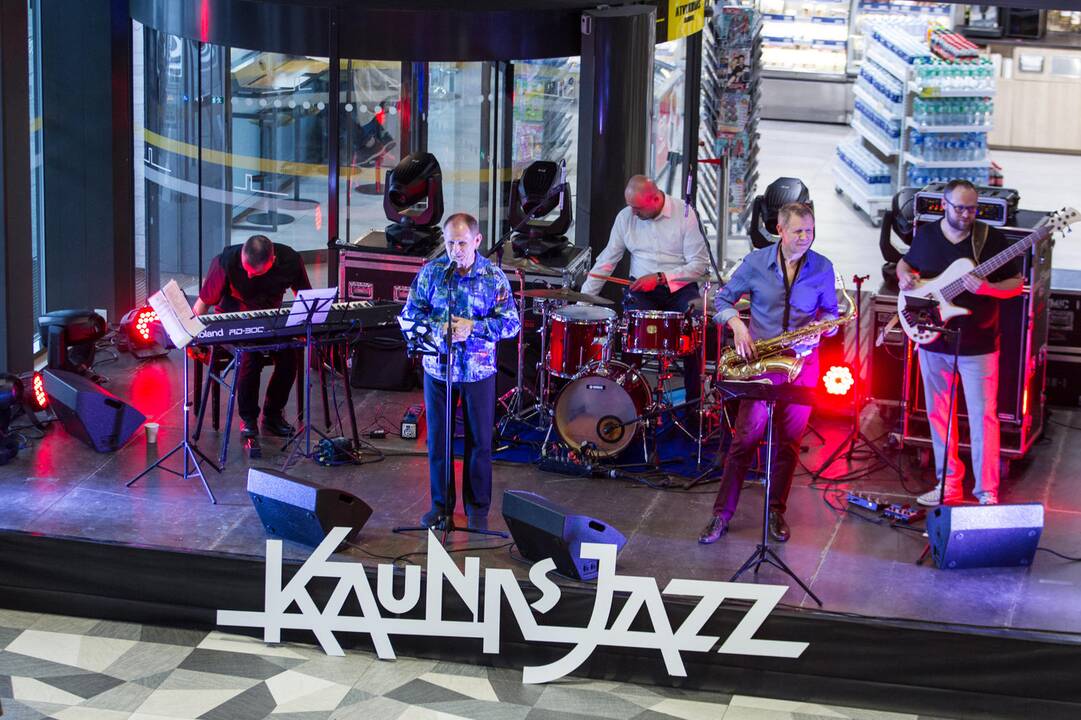 "Kaunas Jazz" koncertas autobusų stotyje