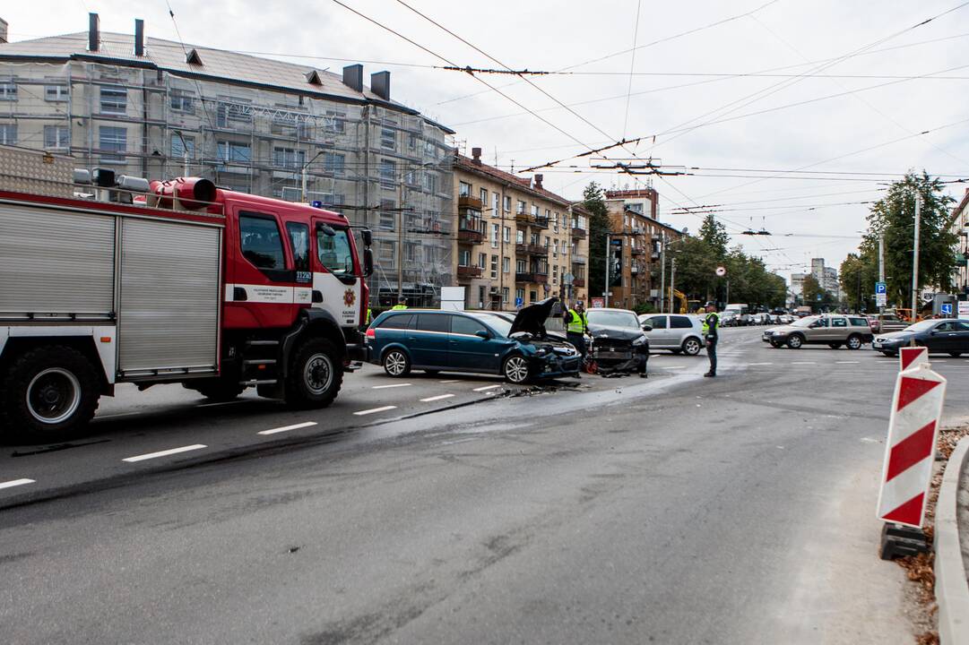 Avarija Savanorių ir Taikos prospektų sankryžoje