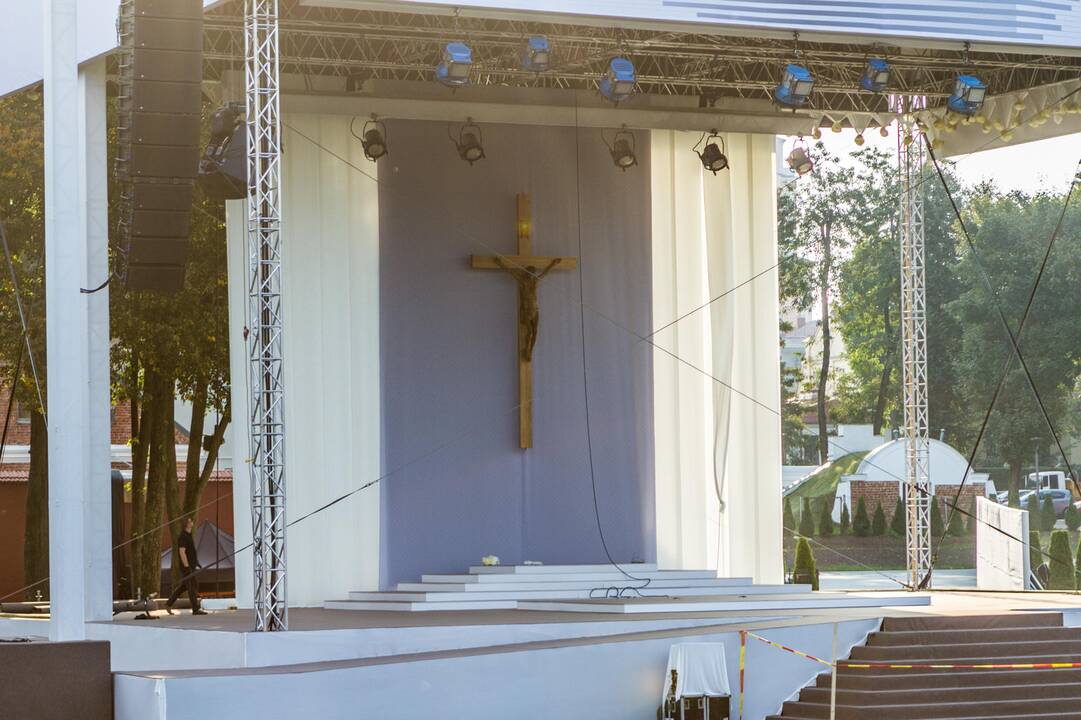 Santakoje – paskutiniai pasiruošimai Šventojo Tėvo vizitui