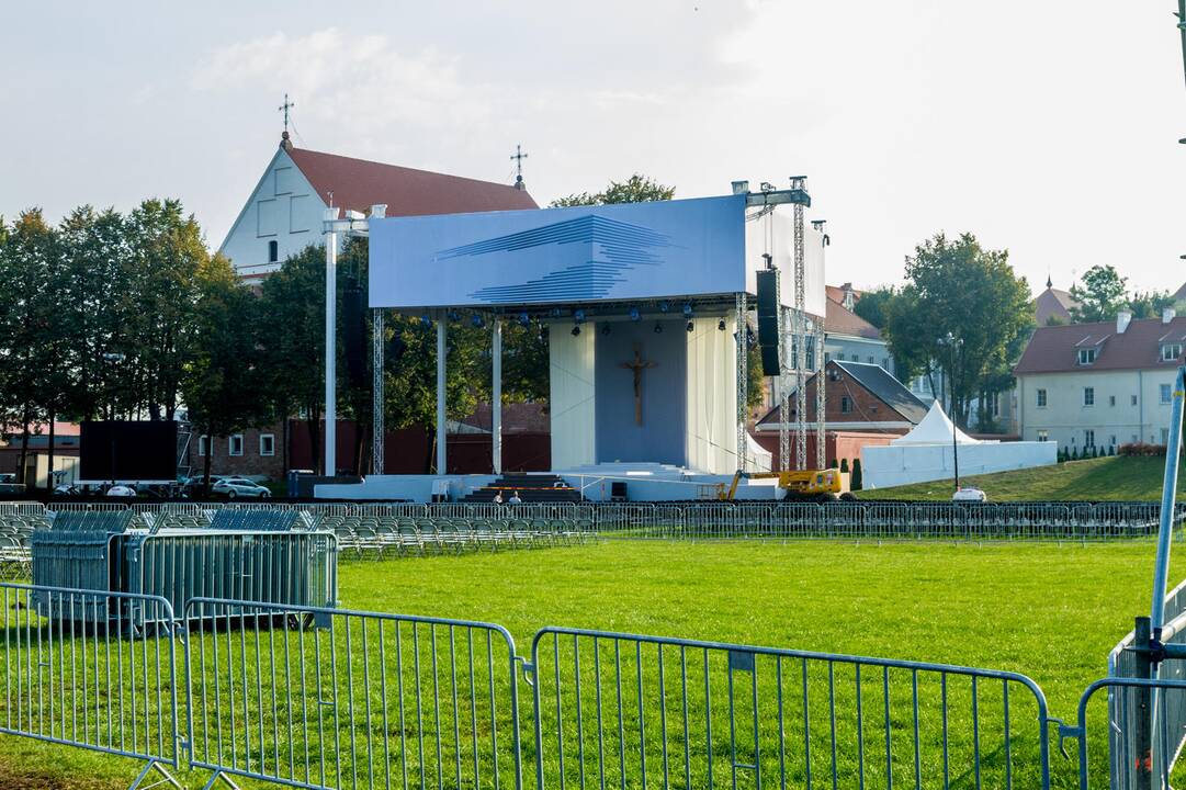 Santakoje – paskutiniai pasiruošimai Šventojo Tėvo vizitui