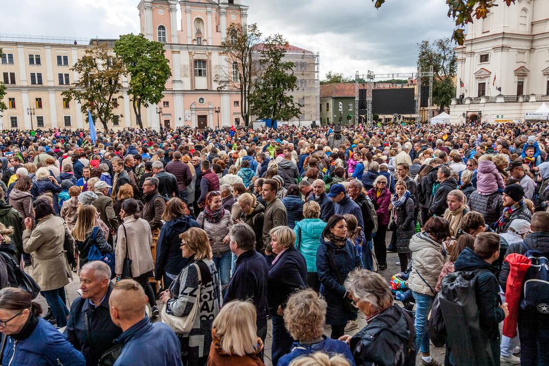 Šventasis Tėvas Kauno rotušės aikštėje