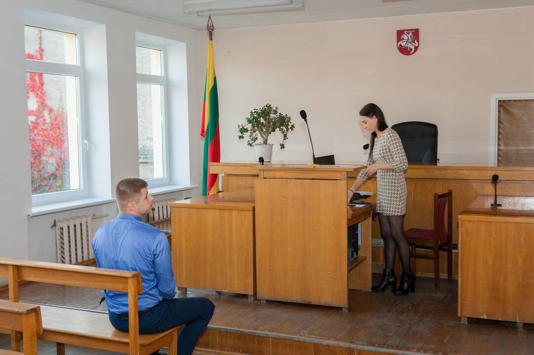 Nuosprendis dėl bandymo papirkti karo mediką
