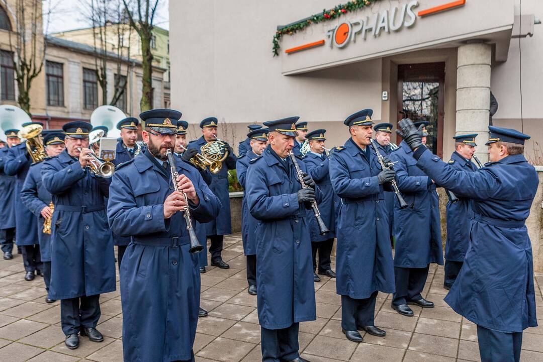 Kaune atidengta paminklinė plokštė sušaudytiems ministrams