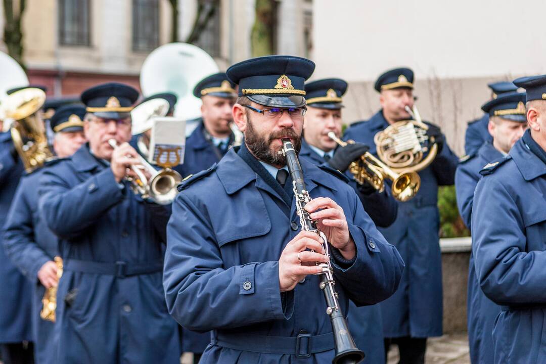 Kaune atidengta paminklinė plokštė sušaudytiems ministrams