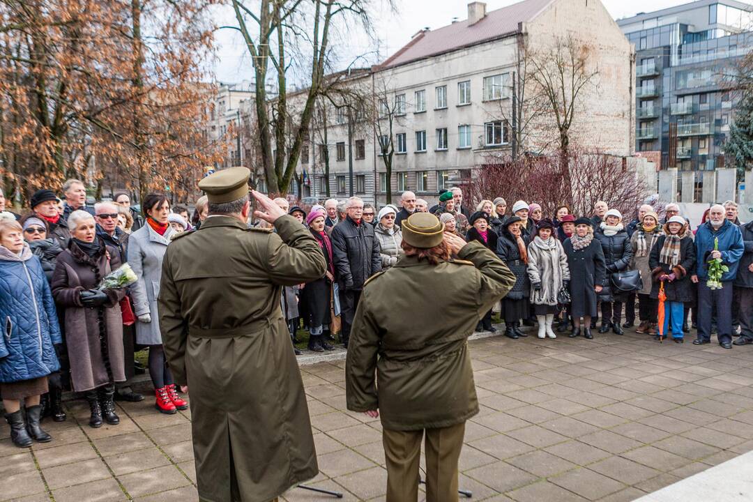 Kaune atidengta paminklinė plokštė sušaudytiems ministrams