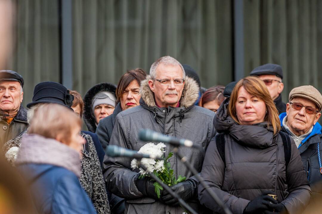 Kaune atidengta paminklinė plokštė sušaudytiems ministrams