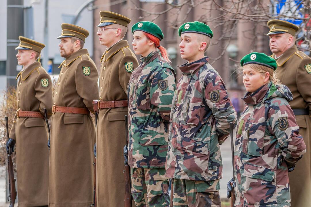 Kaune atidengta paminklinė plokštė sušaudytiems ministrams