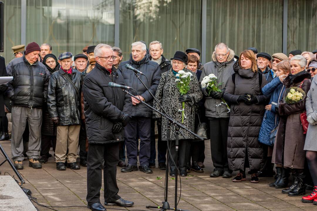 Kaune atidengta paminklinė plokštė sušaudytiems ministrams