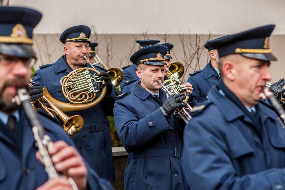 Kaune atidengta paminklinė plokštė sušaudytiems ministrams