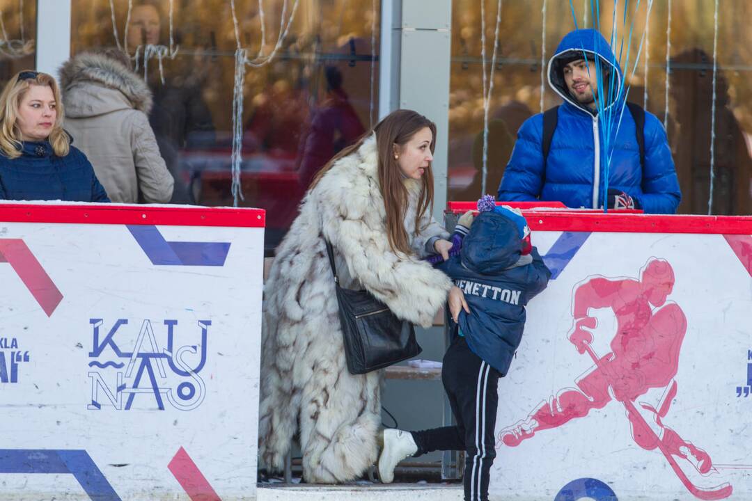 Ledo čiuožykla po atviru dangumi