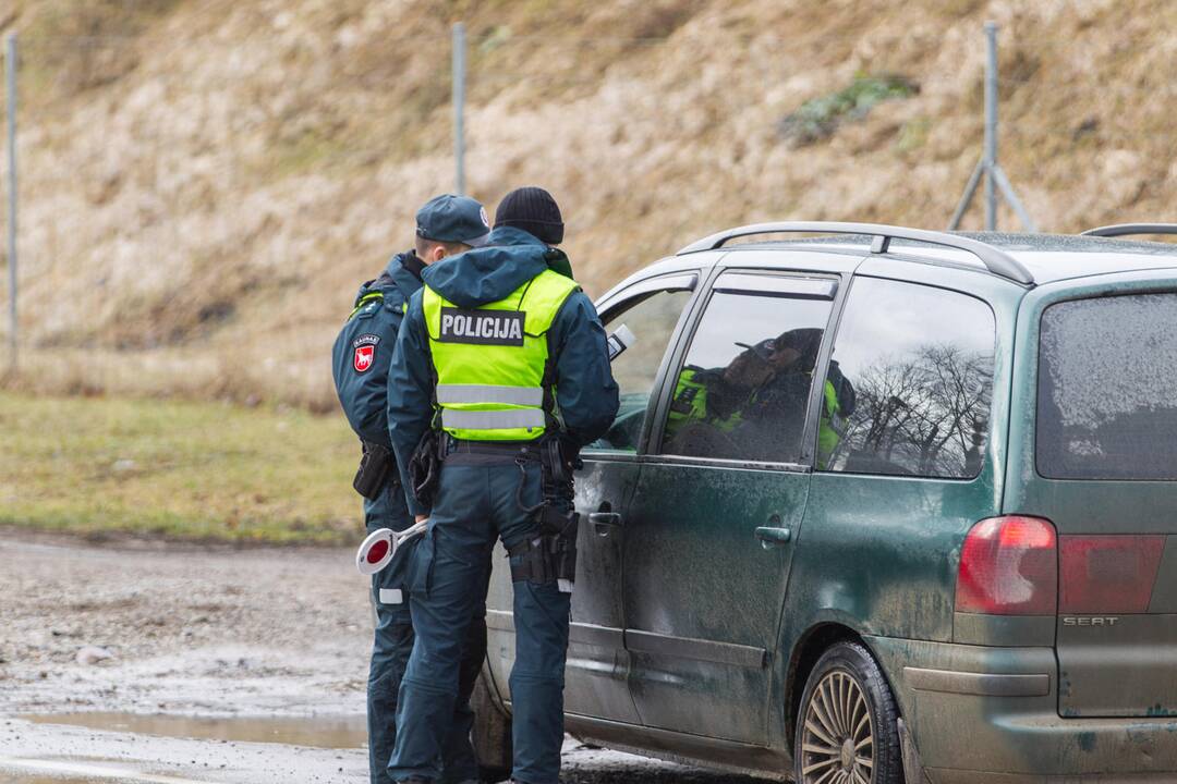 Policijos reidas Piliakalnio gatvėje