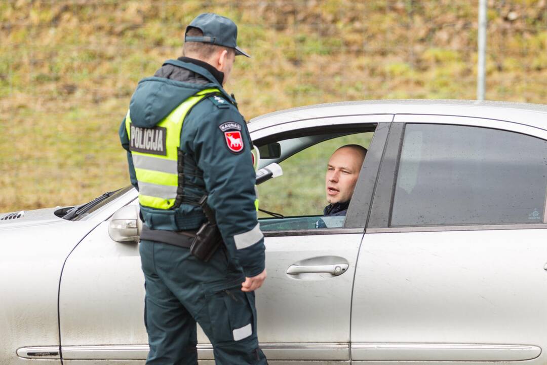 Policijos reidas Piliakalnio gatvėje